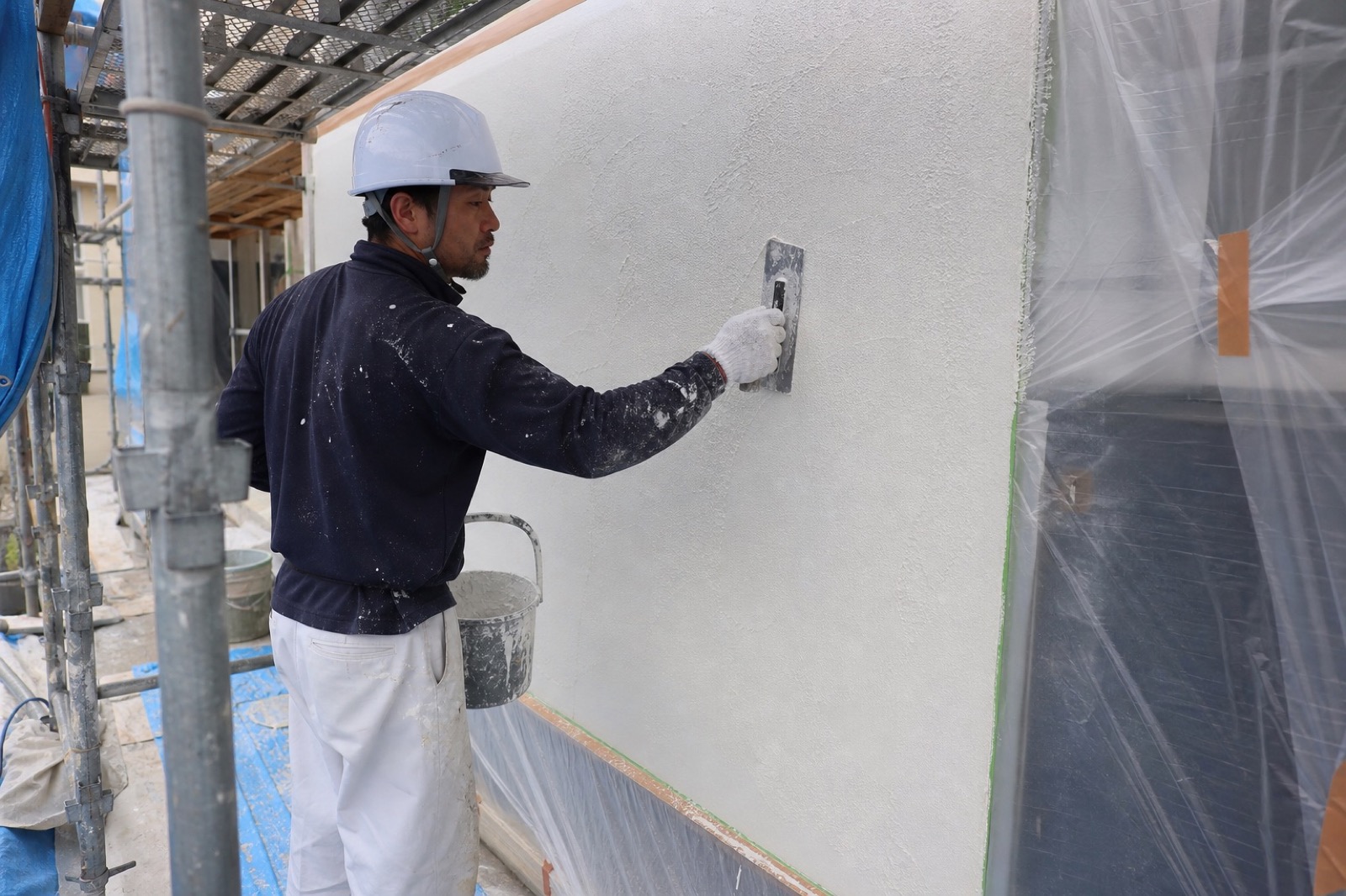 漆喰壁の施工現場
