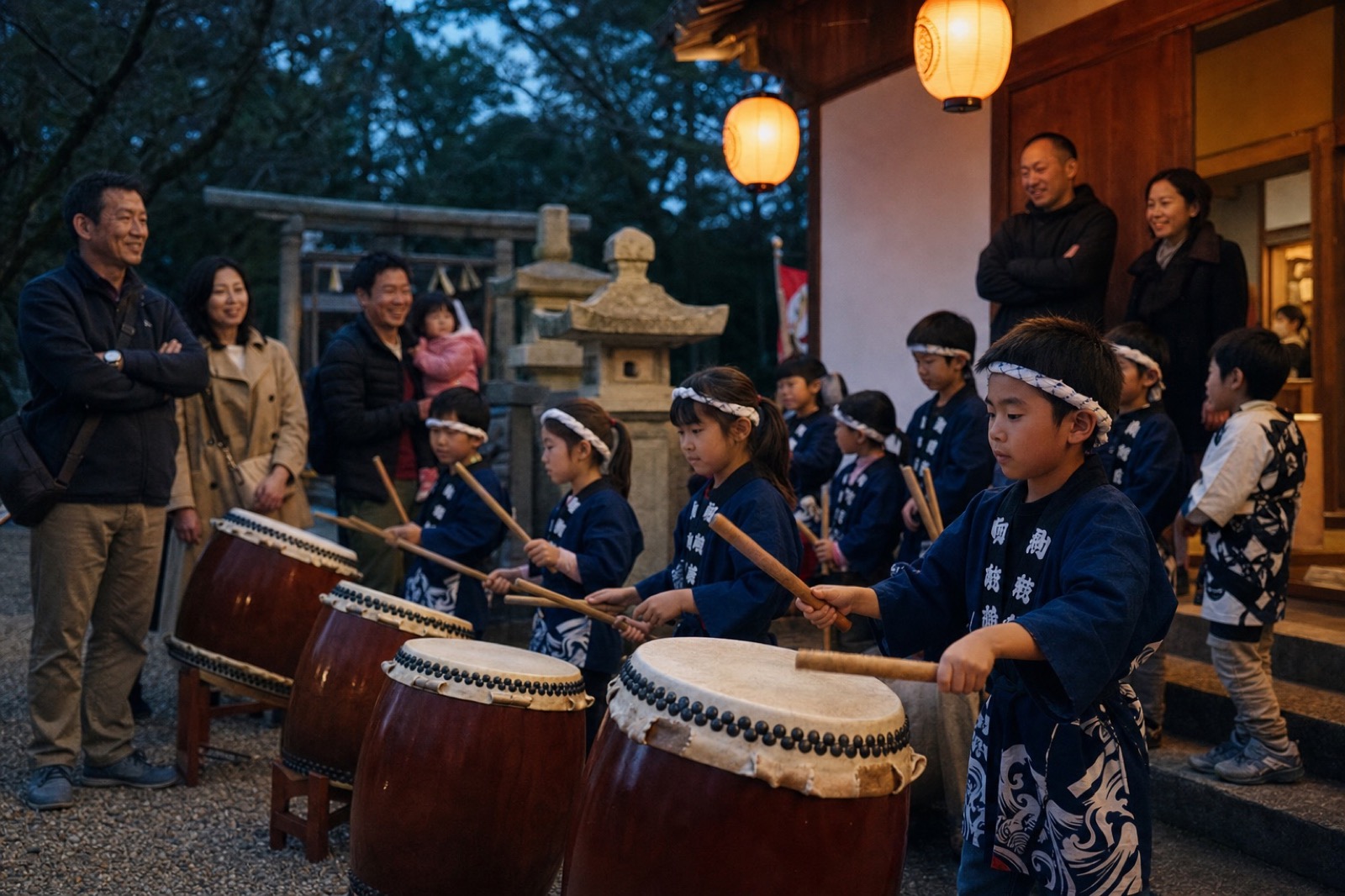地区祭りに集まった参加者たち